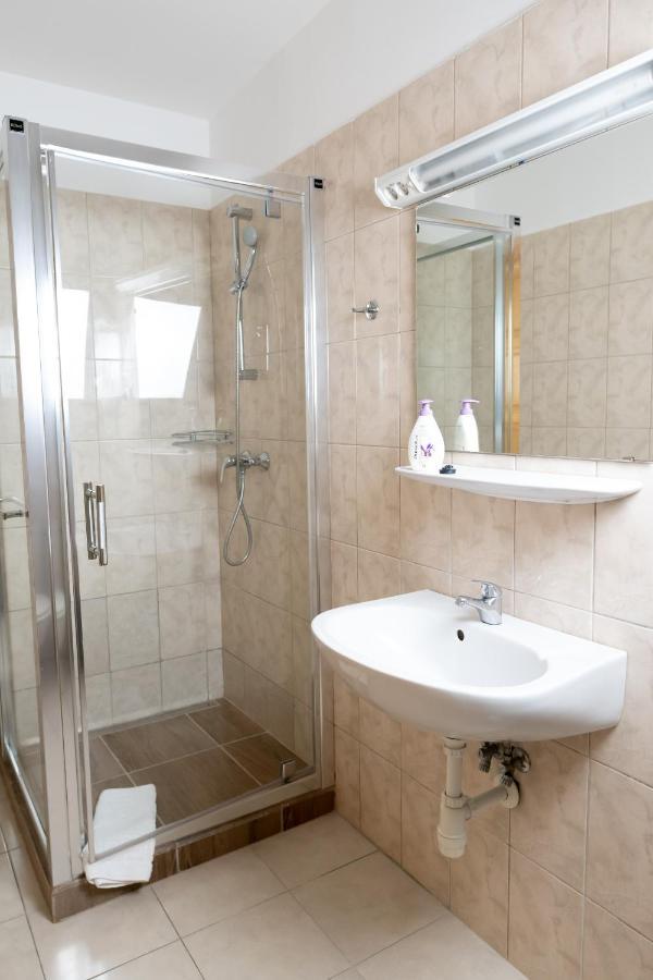 Liszt Apartman Pécs Buitenkant foto