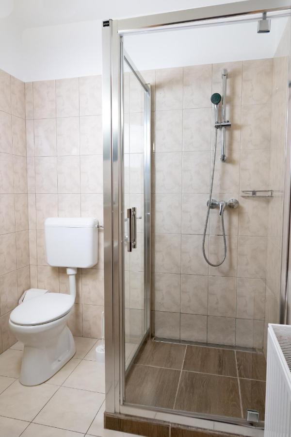 Liszt Apartman Pécs Buitenkant foto